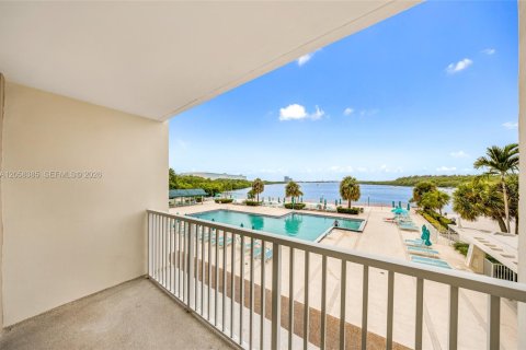 Condo in Sunny Isles Beach, Florida, 1 bedroom  № 2185987 - photo 18