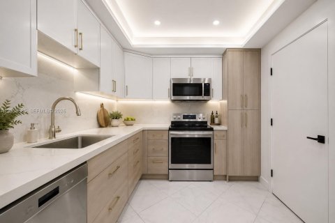 Condo in Sunny Isles Beach, Florida, 1 bedroom  № 2185987 - photo 15