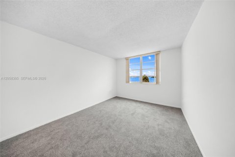 Condo in Sunny Isles Beach, Florida, 1 bedroom  № 2185987 - photo 25