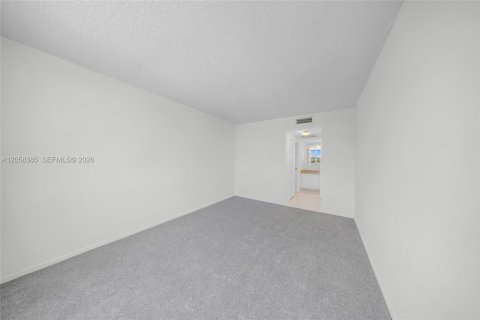 Condo in Sunny Isles Beach, Florida, 1 bedroom  № 2185987 - photo 24