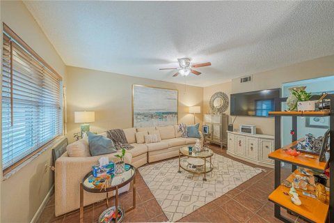 Condo in Ocala, Florida, 1 bedroom  № 1834900 - photo 3