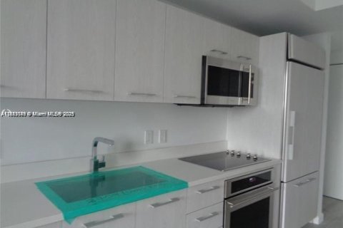 Condominio en venta en Miami, Florida, 1 dormitorio, 68.56 m2 № 2077063 - foto 5