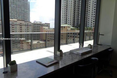 Condominio en venta en Miami, Florida, 1 dormitorio, 68.56 m2 № 2077063 - foto 27