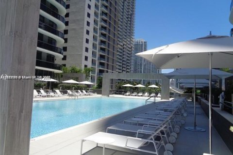 Condominio en venta en Miami, Florida, 1 dormitorio, 68.56 m2 № 2077063 - foto 19
