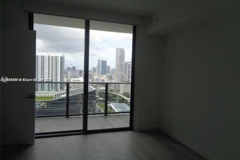 Condominio en venta en Miami, Florida, 1 dormitorio, 68.56 m2 № 2077063 - foto 14