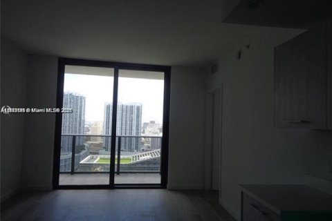 Condominio en venta en Miami, Florida, 1 dormitorio, 68.56 m2 № 2077063 - foto 13