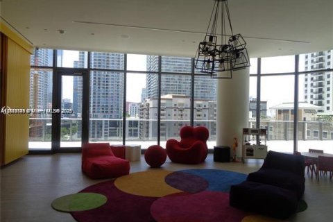 Condominio en venta en Miami, Florida, 1 dormitorio, 68.56 m2 № 2077063 - foto 23