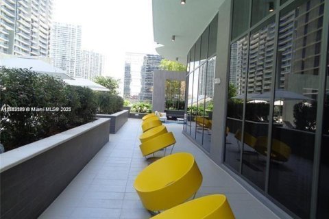 Condominio en venta en Miami, Florida, 1 dormitorio, 68.56 m2 № 2077063 - foto 20
