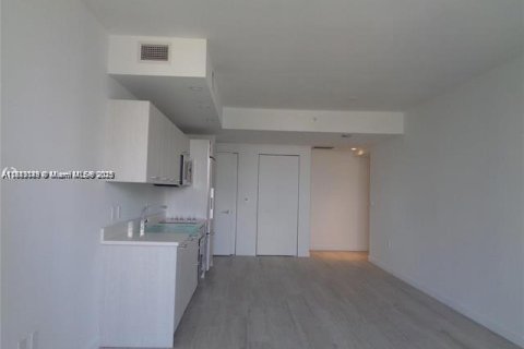 Condominio en venta en Miami, Florida, 1 dormitorio, 68.56 m2 № 2077063 - foto 7