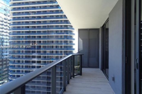 Condominio en venta en Miami, Florida, 1 dormitorio, 68.56 m2 № 2077063 - foto 3