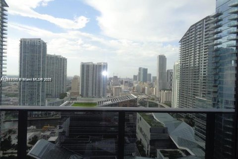 Condominio en Miami, Florida, 1 dormitorio  № 2077063