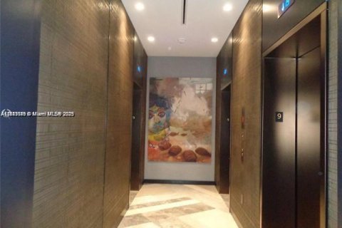 Condominio en venta en Miami, Florida, 1 dormitorio, 68.56 m2 № 2077063 - foto 29