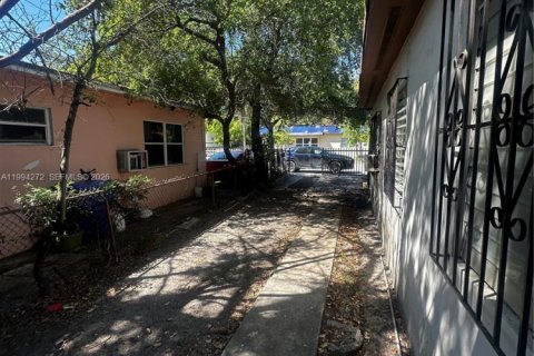 Снять в аренду виллу или дом в Майами, Флорида 1 спальня, 100.33м2, № 2063911 - фото 18