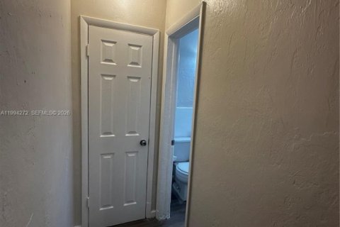 Снять в аренду виллу или дом в Майами, Флорида 1 спальня, 100.33м2, № 2063911 - фото 15