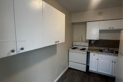 Снять в аренду виллу или дом в Майами, Флорида 1 спальня, 100.33м2, № 2063911 - фото 6