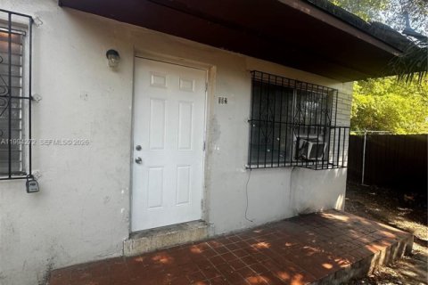 Снять в аренду виллу или дом в Майами, Флорида 1 спальня, 100.33м2, № 2063911 - фото 3