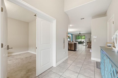 House in New Port Richey, Florida 3 bedrooms, 182.09 sq.m. № 2223593 - photo 12
