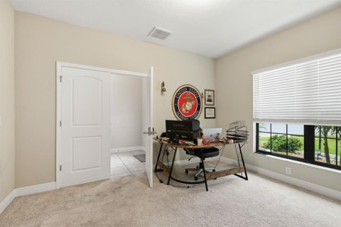 House in New Port Richey, Florida 3 bedrooms, 182.09 sq.m. № 2223593 - photo 14