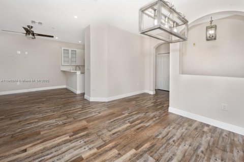 Copropriété à louer à Miramar, Floride: 2 chambres, 111.95 m2 № 1948135 - photo 2