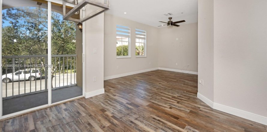 Condo à Miramar, Floride, 2 chambres  № 1948135