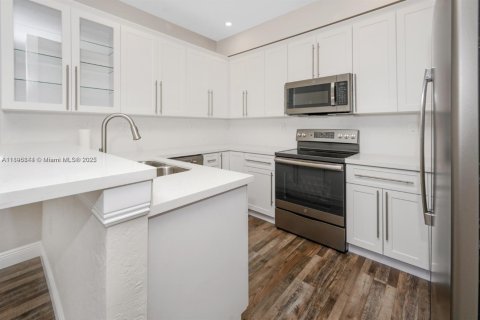 Copropriété à louer à Miramar, Floride: 2 chambres, 111.95 m2 № 1948135 - photo 4