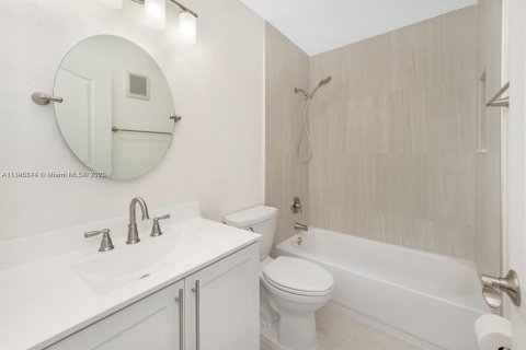 Copropriété à louer à Miramar, Floride: 2 chambres, 111.95 m2 № 1948135 - photo 17