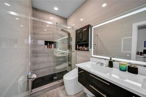 Townhouse in Hialeah, Florida 3 bedrooms, 132.11 sq.m. № 1799097 - photo 19
