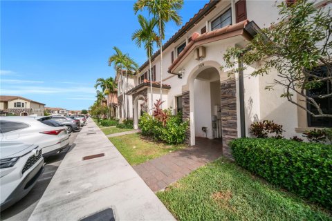 Townhouse in Hialeah, Florida 3 bedrooms, 132.11 sq.m. № 1799097 - photo 29