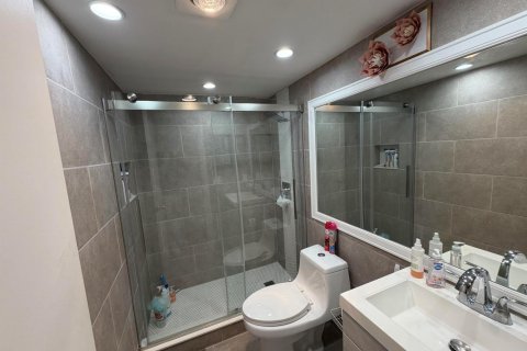 Купить кондоминиум в Дирфилд-Бич, Флорида 4 комнаты, 54.35м2, № 2192459 - фото 6