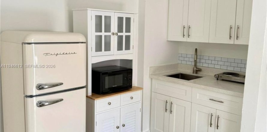 Estudio en Hialeah, Florida № 2003213