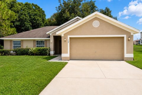 House in Poinciana, Florida 4 bedrooms, 157.84 sq.m. № 2216698