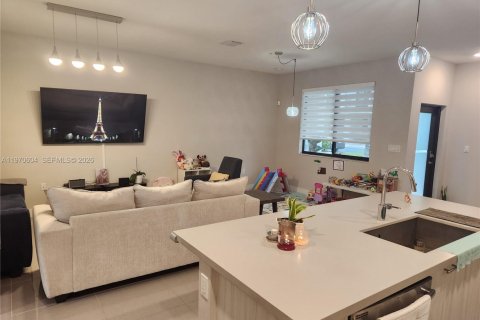 Condo in Doral, Florida, 3 bedrooms  № 2031318 - photo 6