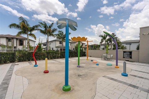 Condo in Doral, Florida, 3 bedrooms  № 2031318 - photo 18