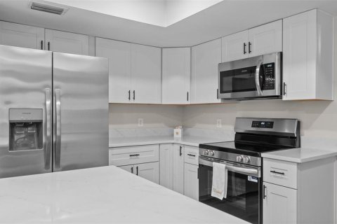 Casa en venta en Cocoa, Florida, 4 dormitorios, 275.73 m2 № 1883101 - foto 25