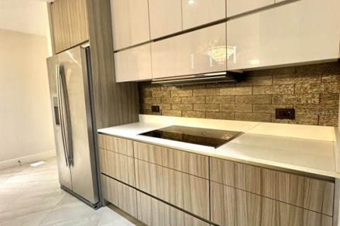 Copropriété à vendre à Miami, Floride: 2 chambres, 108.51 m2 № 1782693 - photo 13