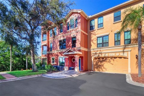 Condo in Clearwater, Florida, 3 bedrooms  № 1915095 - photo 1