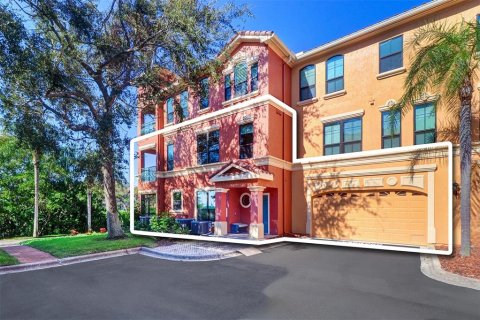 Condo in Clearwater, Florida, 3 bedrooms  № 1915095 - photo 2