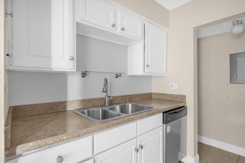 Condo in Casselberry, Florida, 1 bedroom  № 1879197 - photo 9