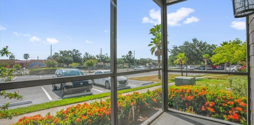 Condo in Casselberry, Florida, 1 bedroom № 1879197