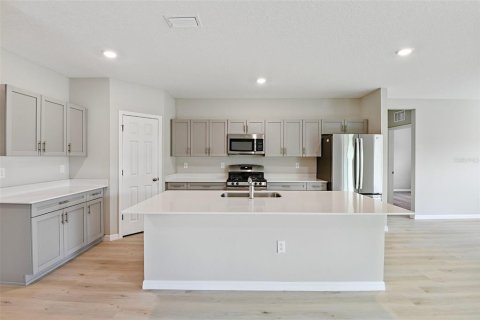 House in Wesley Chapel, Florida 5 bedrooms, 295.62 sq.m. № 2237568 - photo 10