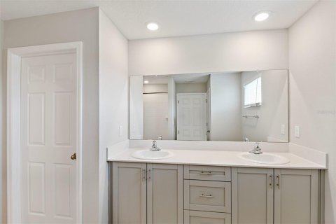 House in Wesley Chapel, Florida 5 bedrooms, 295.62 sq.m. № 2237568 - photo 9
