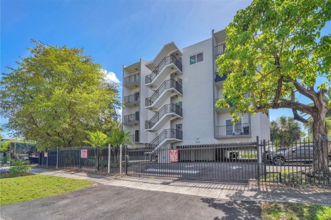 Copropriété à louer à Miami, Floride: 2 chambres, 88.16 m2 № 2046875 - photo 21