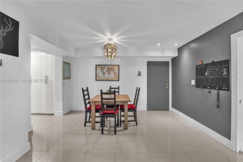Copropriété à louer à Miami, Floride: 2 chambres, 88.16 m2 № 2046875 - photo 8