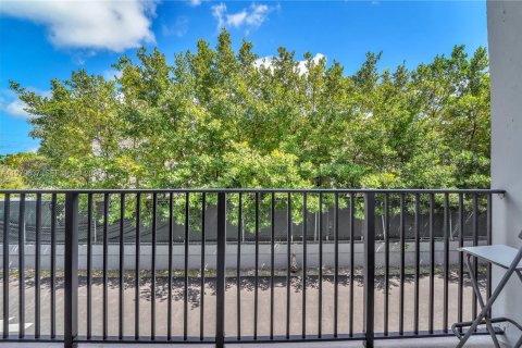 Copropriété à louer à Miami, Floride: 2 chambres, 88.16 m2 № 2046875 - photo 6