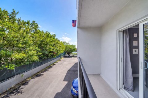 Copropriété à louer à Miami, Floride: 2 chambres, 88.16 m2 № 2046875 - photo 7