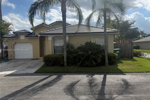 Дом в Майами, Флорида 3 спальни, 146.6м2 № 1986920