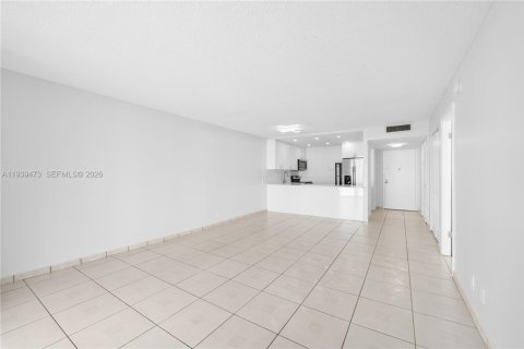 Condo in North Miami Beach, Florida, 1 bedroom  № 2055372 - photo 7
