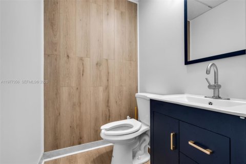 Commercial property in Lauderhill, Florida № 2041672 - photo 13