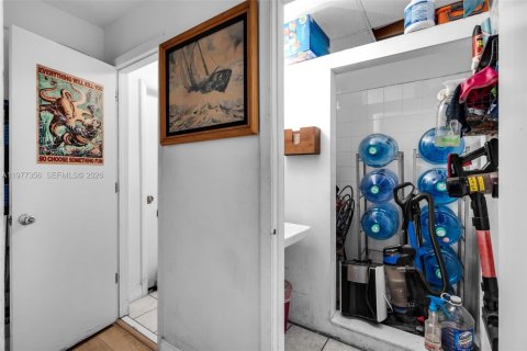 Commercial property in Lauderhill, Florida № 2041672 - photo 24