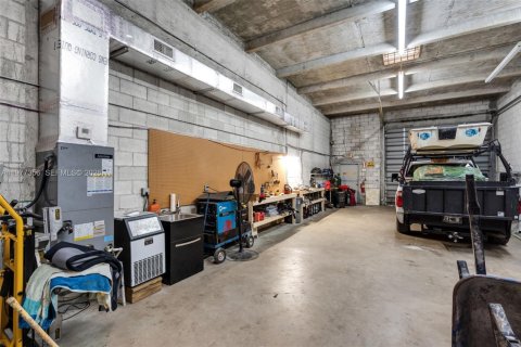 Commercial property in Lauderhill, Florida № 2041672 - photo 7